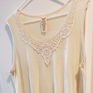 Women's sleeveless top
